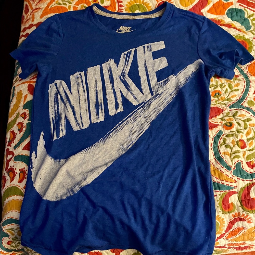 Ladies blue & white Nike slim fit tee.